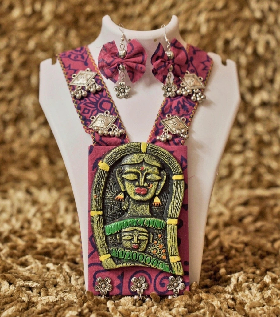 Premium Handmade Mixed Media Jewelry – Tribal Muse Statement Necklace Set (Magenta & Green)