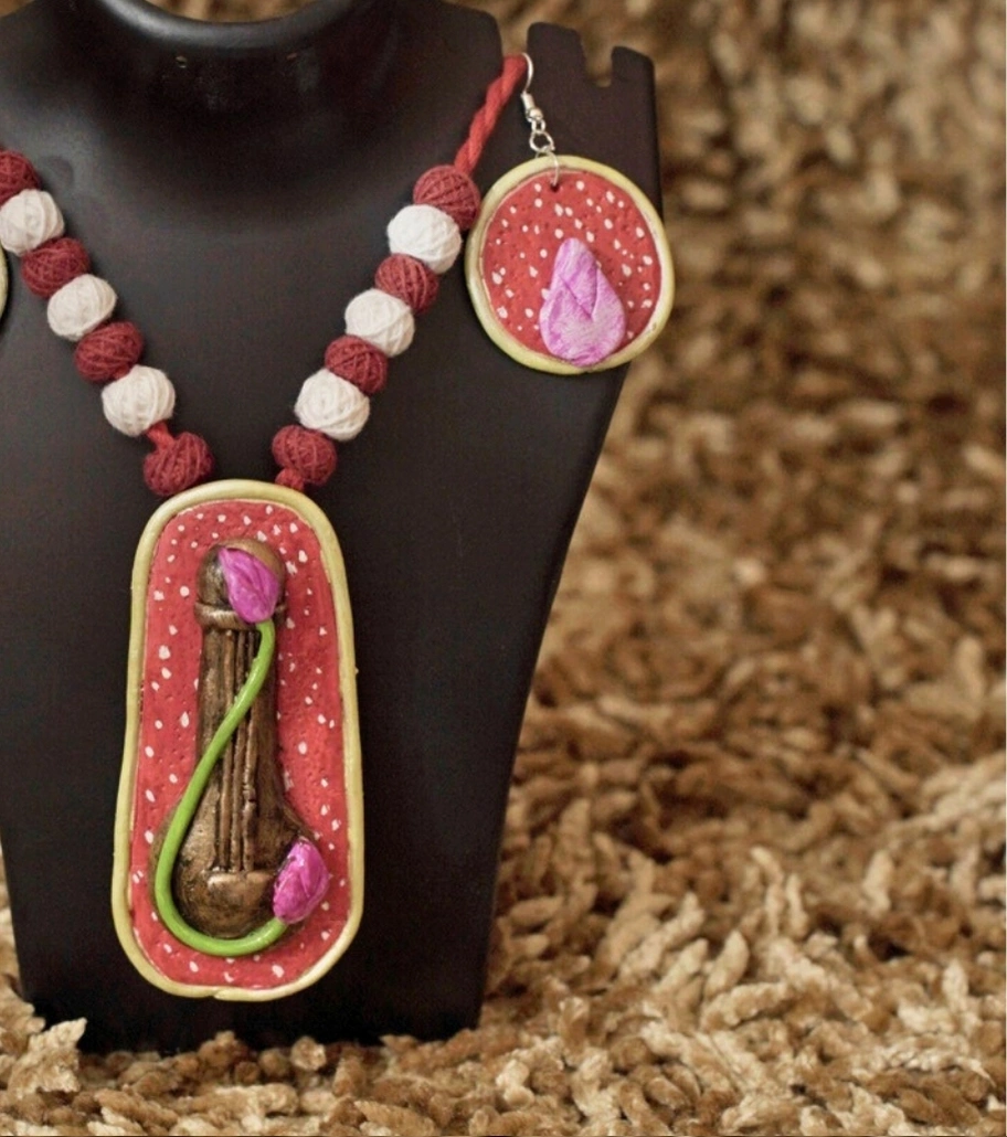 Premium Hand-Painted Terracotta Jewelry – ShrutiBindu Red: The Melody Woven Necklace Set
