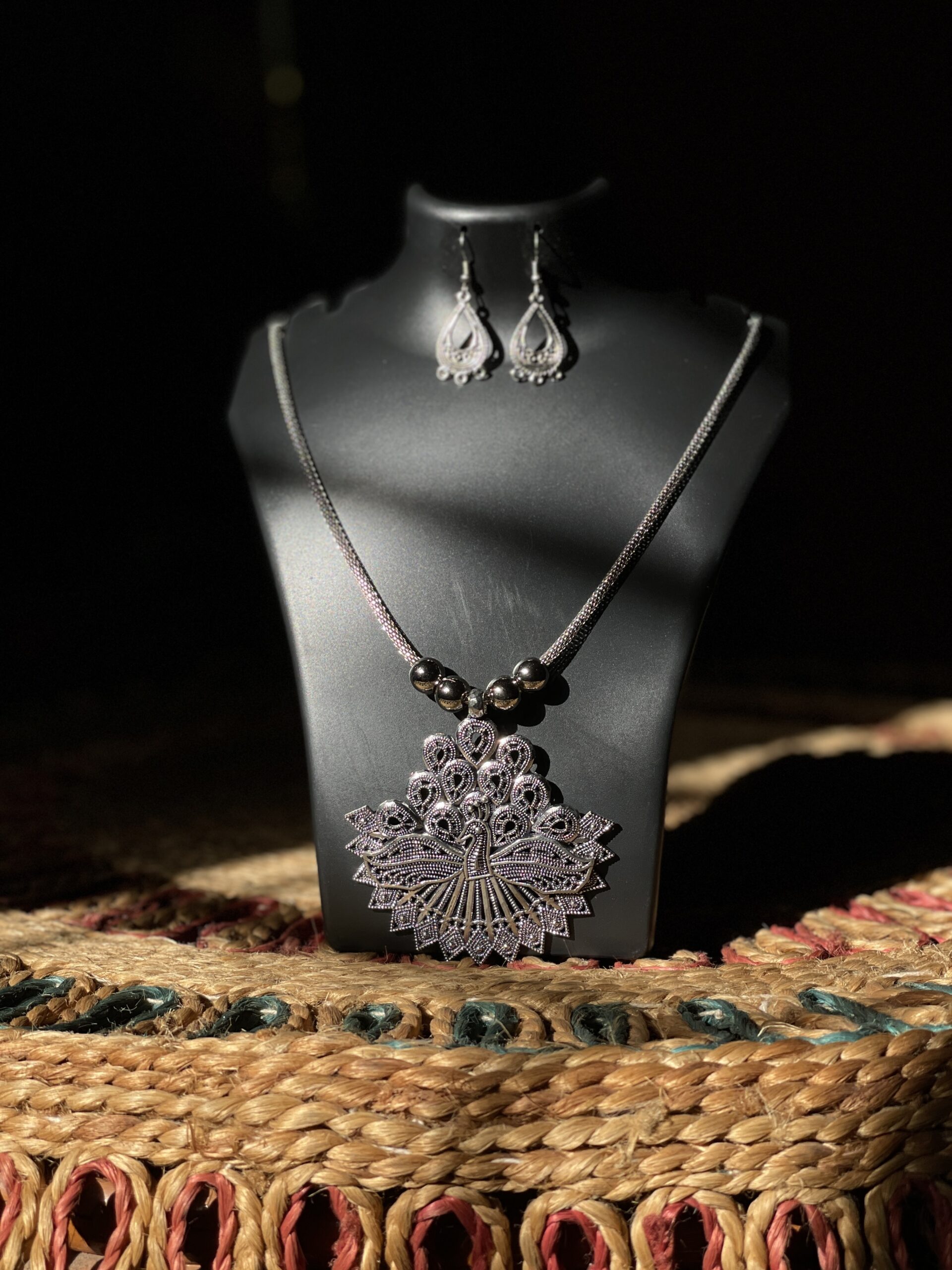 Premium Authentic Oxidized Jewelry – Regal Peacock Silver Set with Earrings