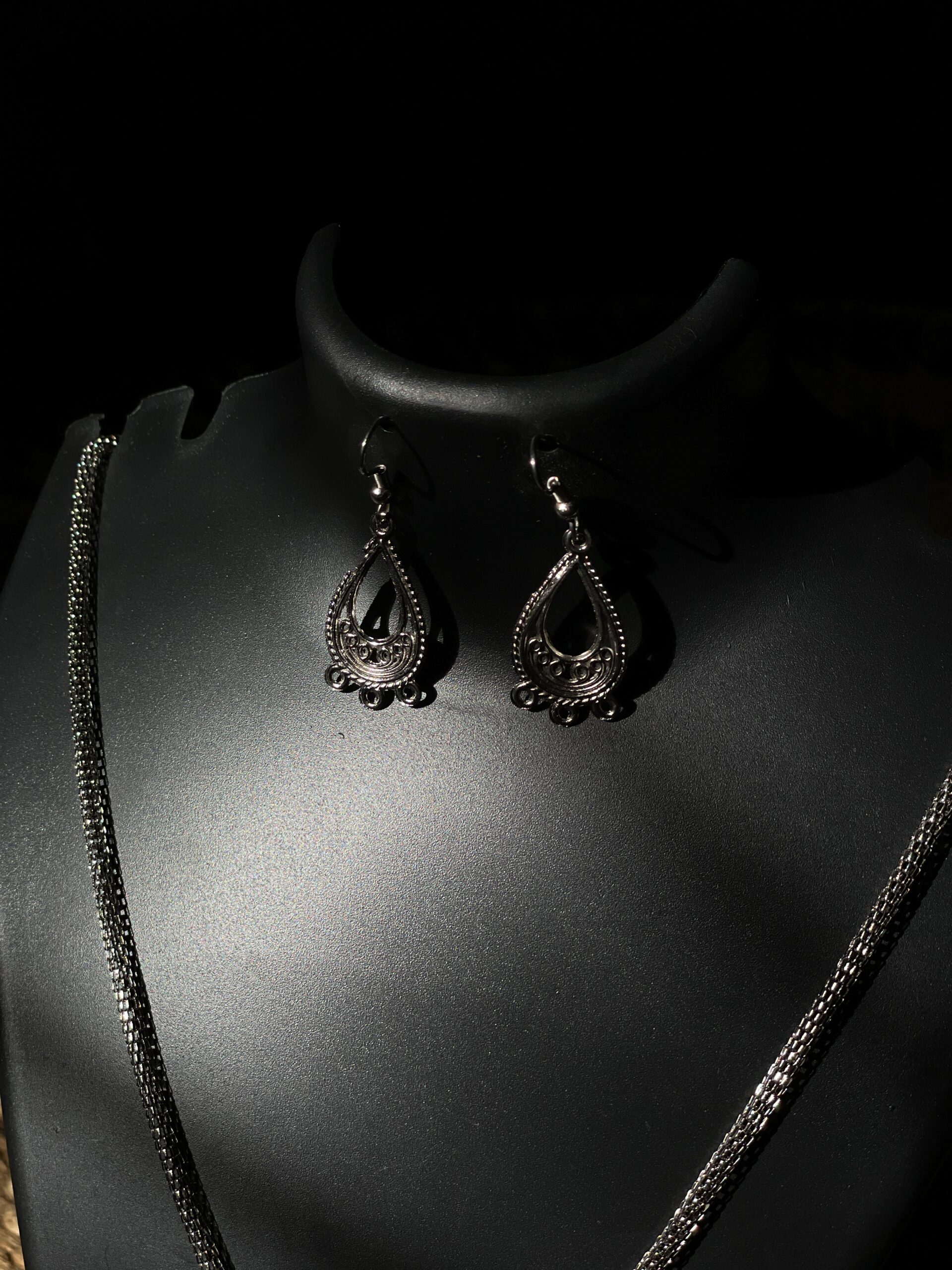 Premium Authentic Oxidized Jewelry – Regal Peacock Silver Set with Earrings