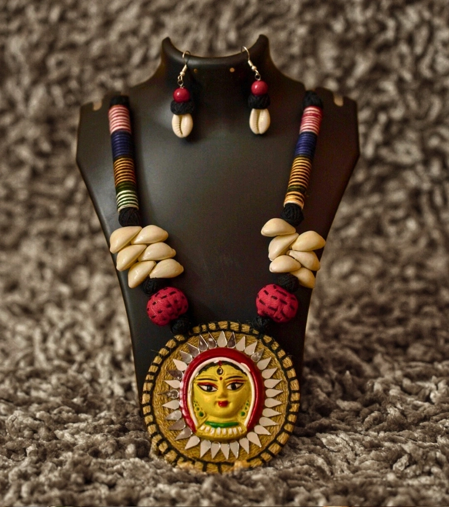 Premium Handmade Mixed-Media Jewelry – Devi Face Cowrie Fusion Necklace Set with Earrings