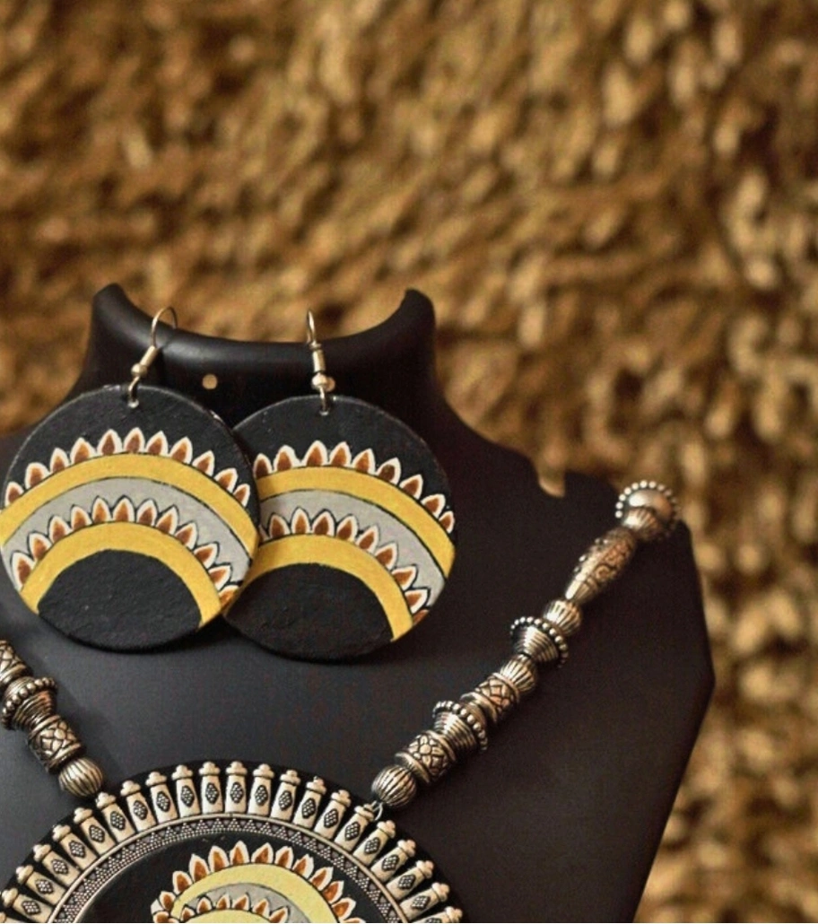 Premium Hand-Painted Folk Art Jewelry – Divine Devi Pendant Set with Earrings