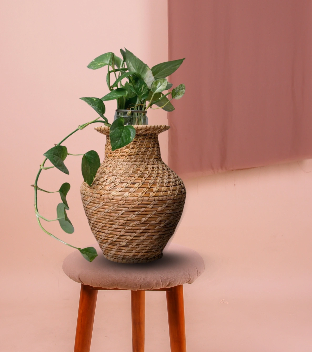 Handcrafted Sabai Grass Nature Vase 