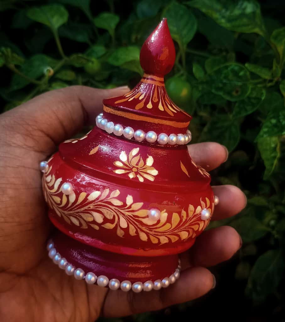 Premium Bridal Pearl-Embellished Wooden Sindoor Dani – 4" Hand-Painted Bengali Wedding Vermillion Box | Indi Temptation