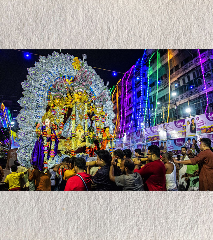 Premium Cultural Photography – Immersion: Kolkata, West Bengal by Sayantan Sengupta (8"x12") | Indi Temptation