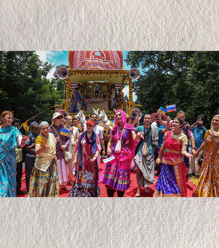 Premium Cultural Art Print – Rath Yatra: Kolkata, West Bengal by Sayantan Sengupta (8"x12") | Indi Temptation