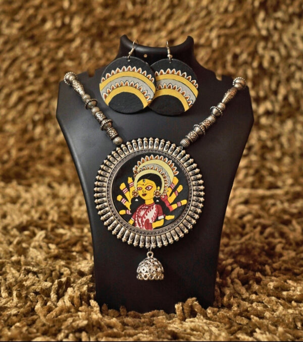 Divine Devi Pendant Set