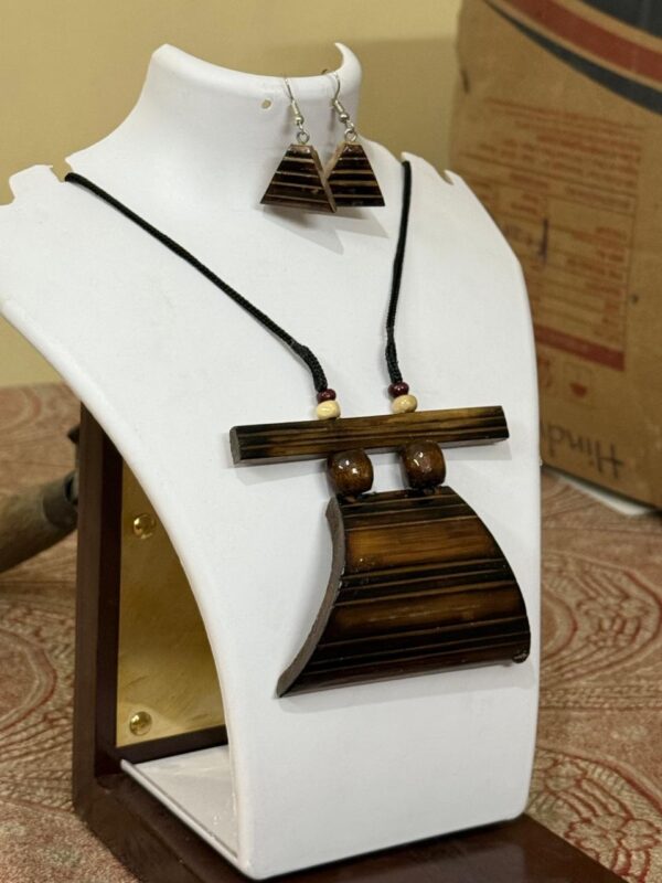 Tribal Terra Wooden Pendant Set