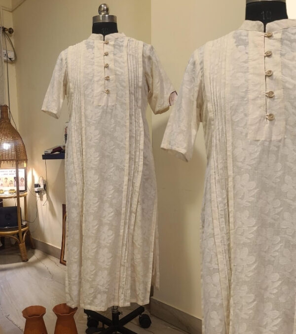 Shubhra – Off-White Cotton Jacquard Kurta with Mulmul Inner